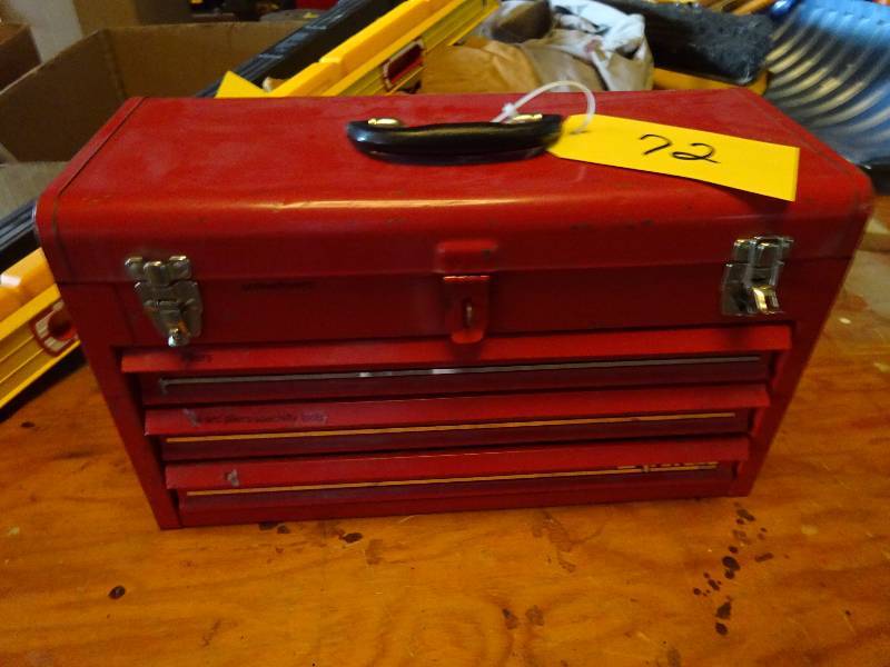 lot 72 image: Tool Box Full of Drivers