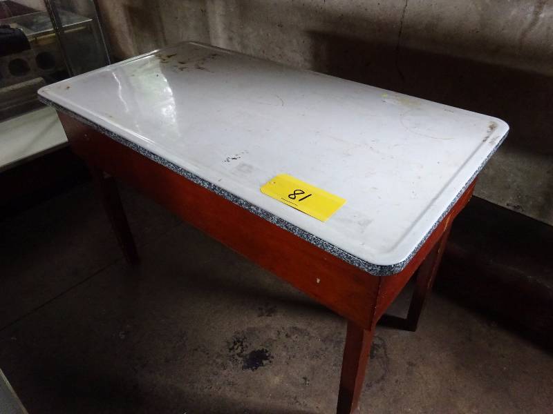 lot 81 image: Porcelain  Topped Table