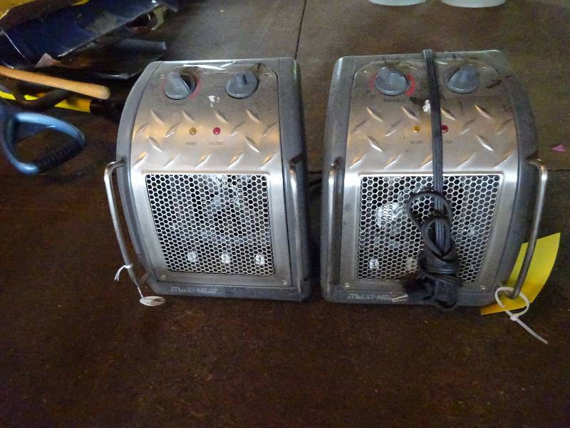 lot 82 image: Pair Heaters