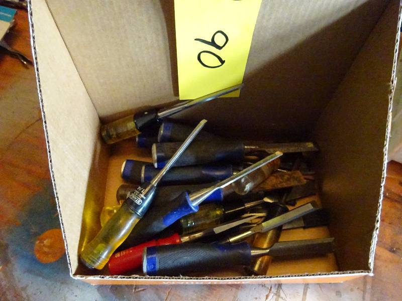 lot 90 image: Chisels