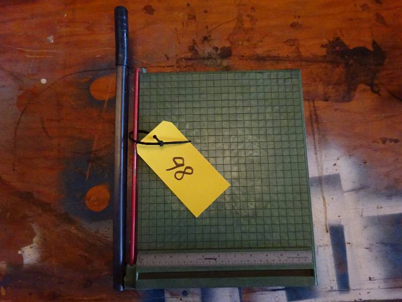 lot 98 image: Paper Cutter