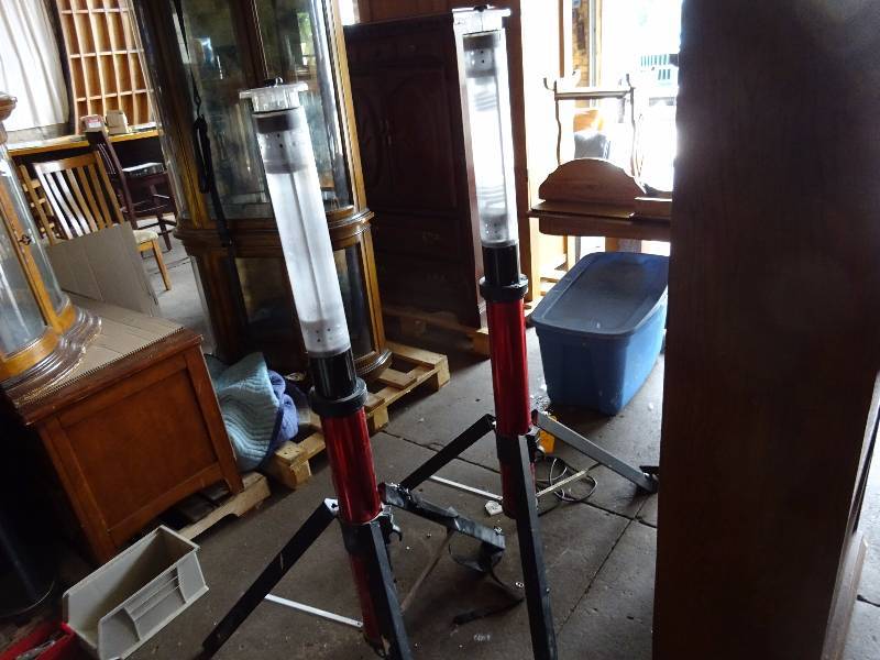 lot 108 image: 360 Degree Work Lights