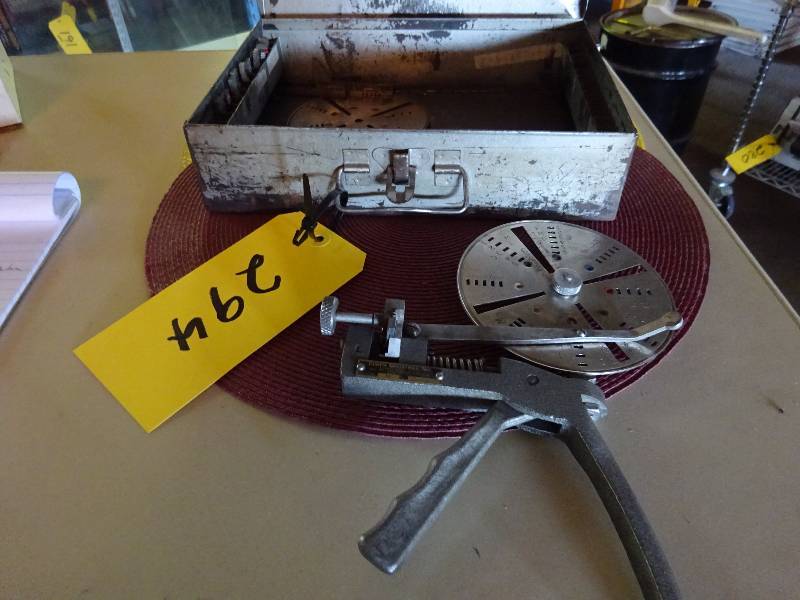 lot 294 image: Curtis Vintage Auto Key Cutter