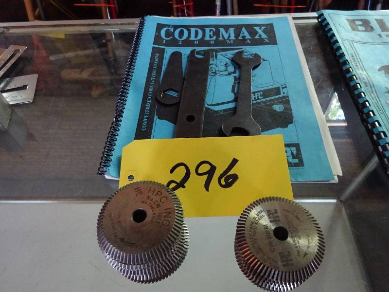 lot 296 image: Codemax Cutting Wheels, Tools