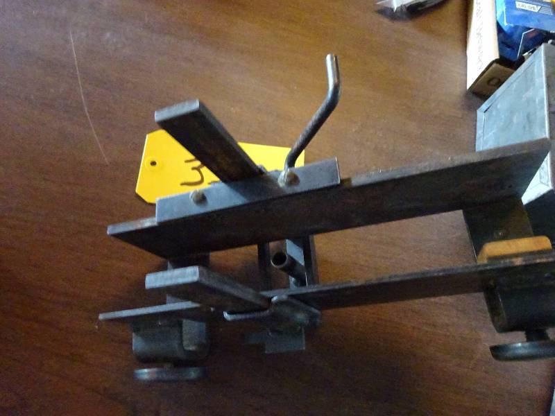 lot 334 image: Grumbach Jig for Wood Doors