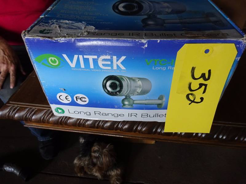 lot 352 image: Vitek
