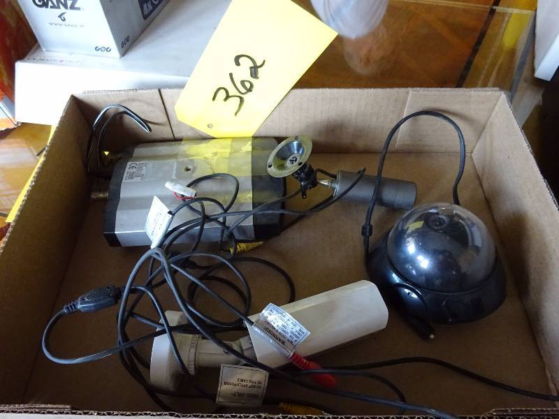 lot 362 image: (4) Cameras
