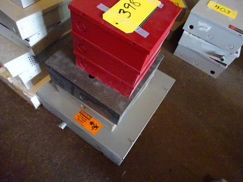 lot 398 image: Lot of Electrical Boxes