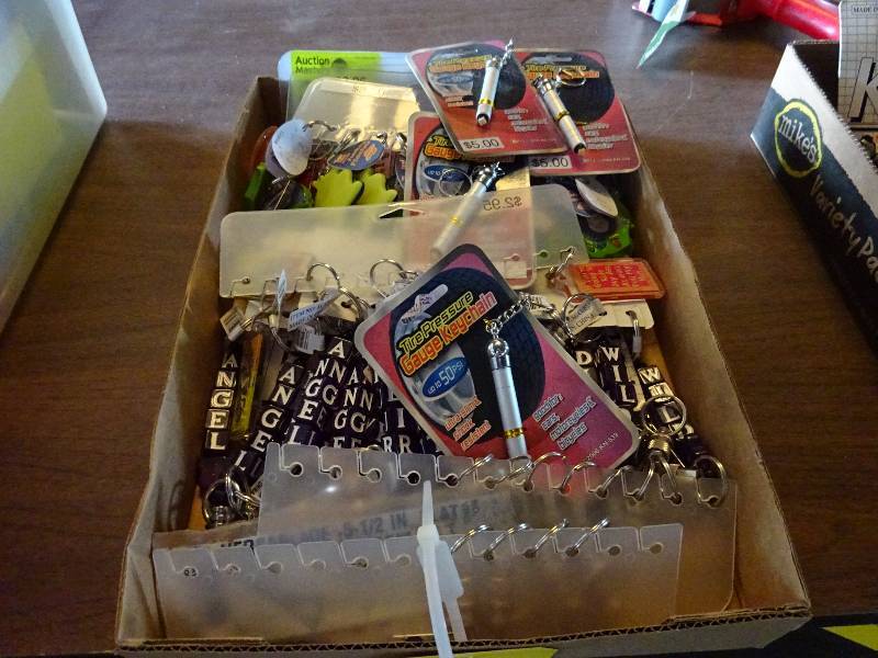 lot 413 image: Key Chains, Novelties