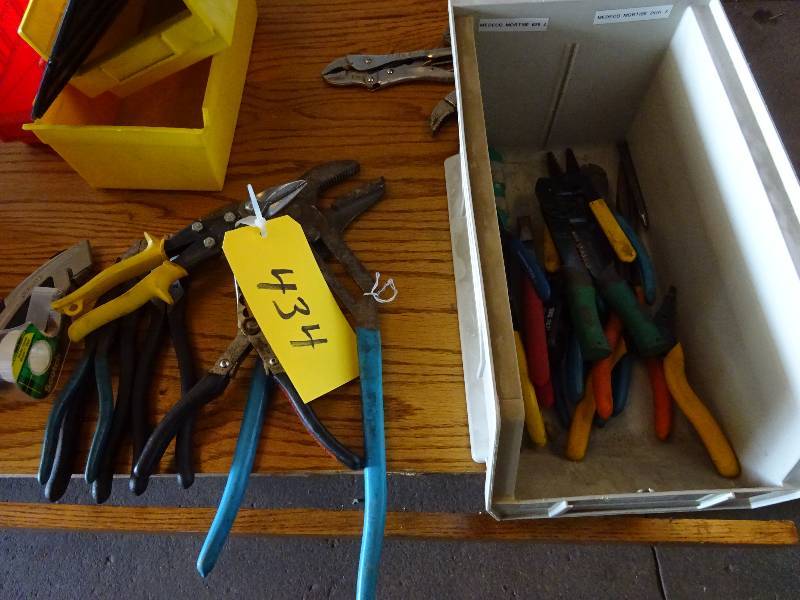 lot 434 image: Visegrips, Strippers, Pliers
