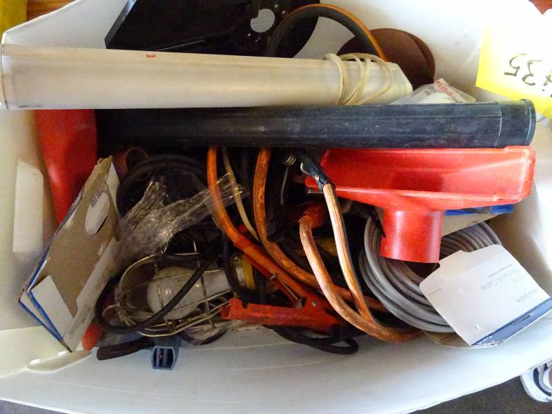 lot 435 image: Work Lights, Cables, Stuff