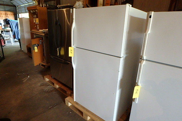 lot 515 image: Kenmore RefrigeratorFreezer