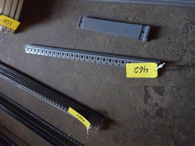 lot 462 image: Short 3 , 3 Shelf,