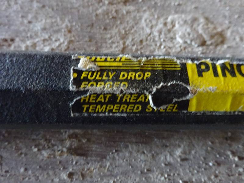 lot 464 image: Heavy Pinch Bar