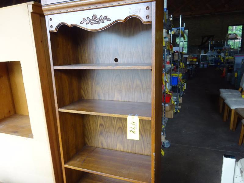 lot 478 image: Pair Book Cases