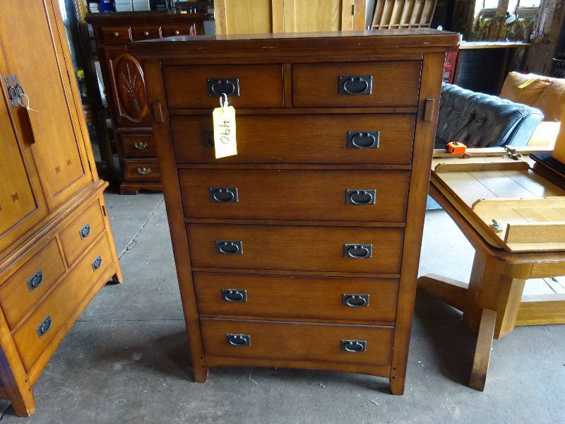 lot 490 image: Bowtie Chest of Drawers