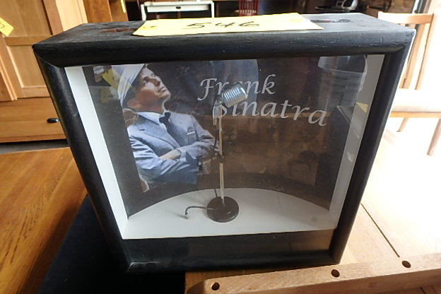 lot 546 image: Frank Sinatra