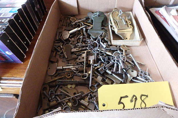 lot 598 image: Huge Lot of Antique Keys and Locks