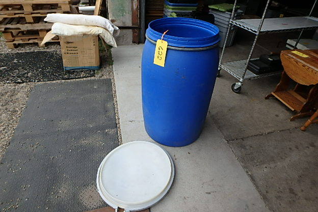 lot 622 image: Big Blue Barrel