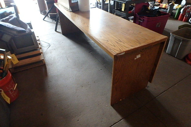 lot 623 image: Long Tablebenchdesk