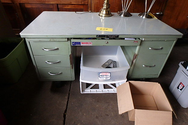 lot 624 image: Green Metal Desk
