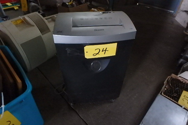 lot 24 image: Shredder
