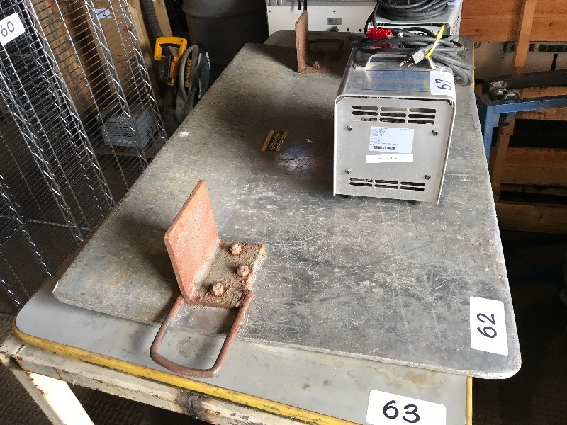 Dock plate