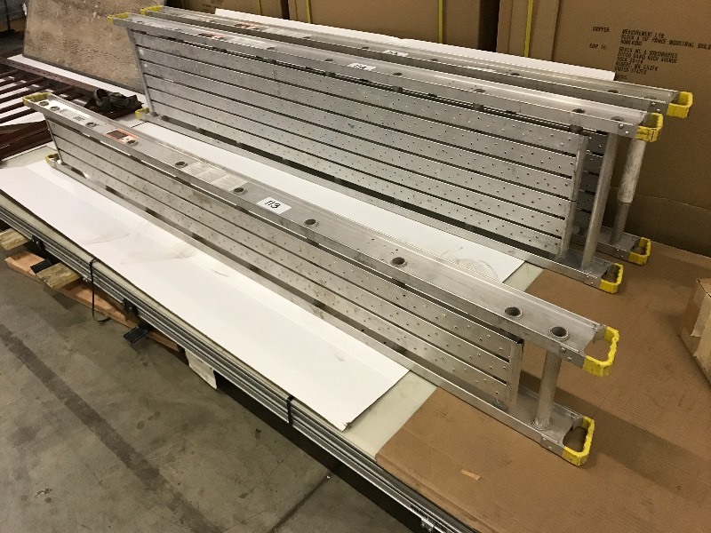 Aluminum scaffolding decking