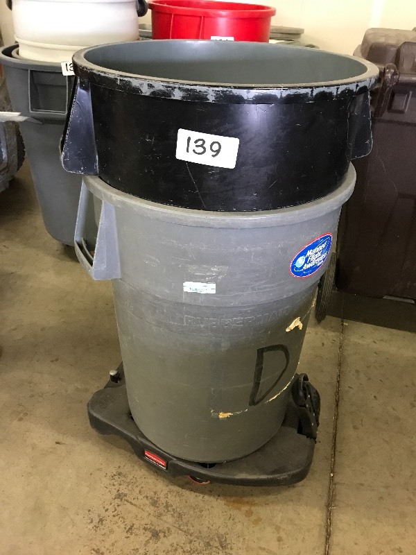 2 trash cans