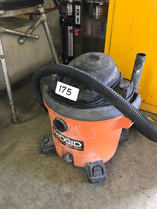 Shop vacuum