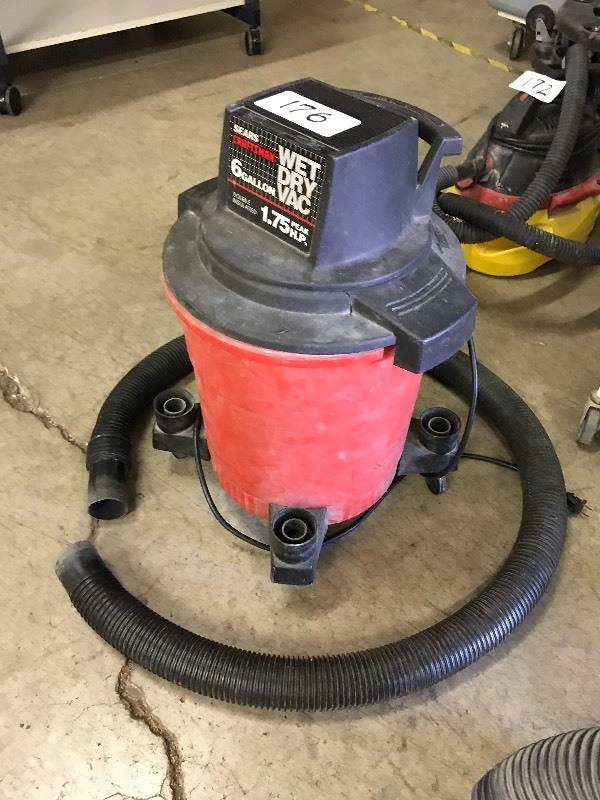 Shop vacuum