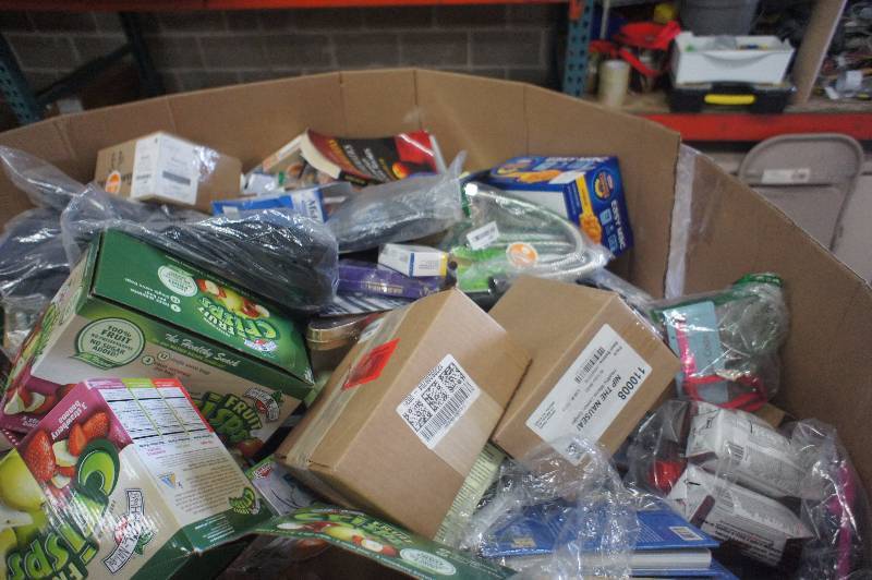 1 MASSIVE PALLET LOT OF AMAZON GENERAL MERCHANDISE! YOU GET EVERYTHING