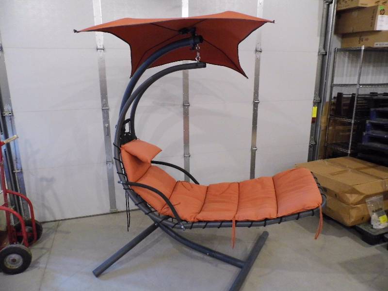 lot 1 image: Hanging Patio Chair
