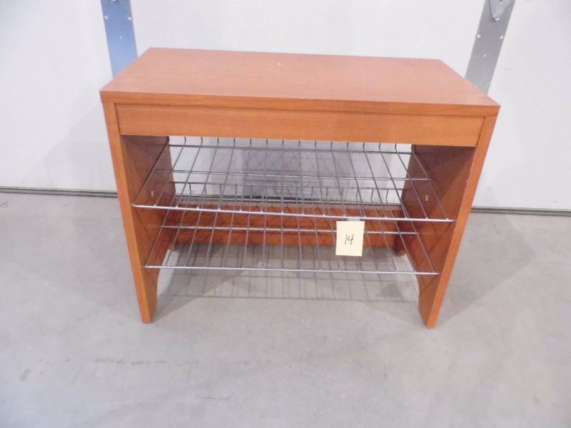 lot 14 image: Rack