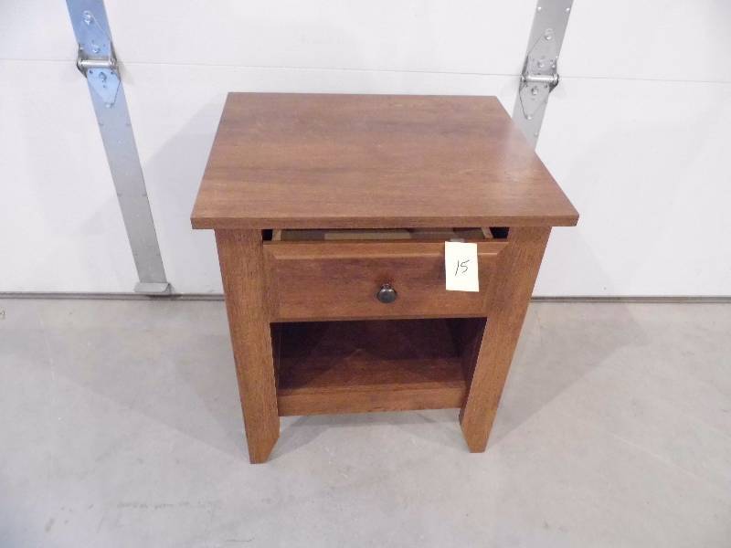lot 15 image: End Table  Nightstand