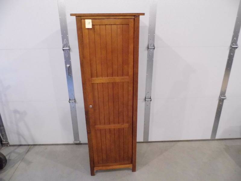 lot 18 image: Cabinet