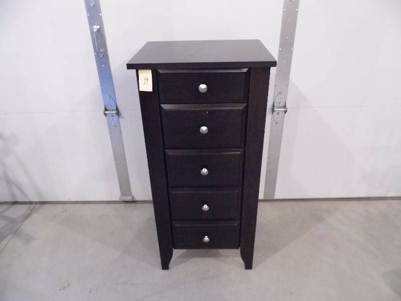 lot 19 image: Cabinet