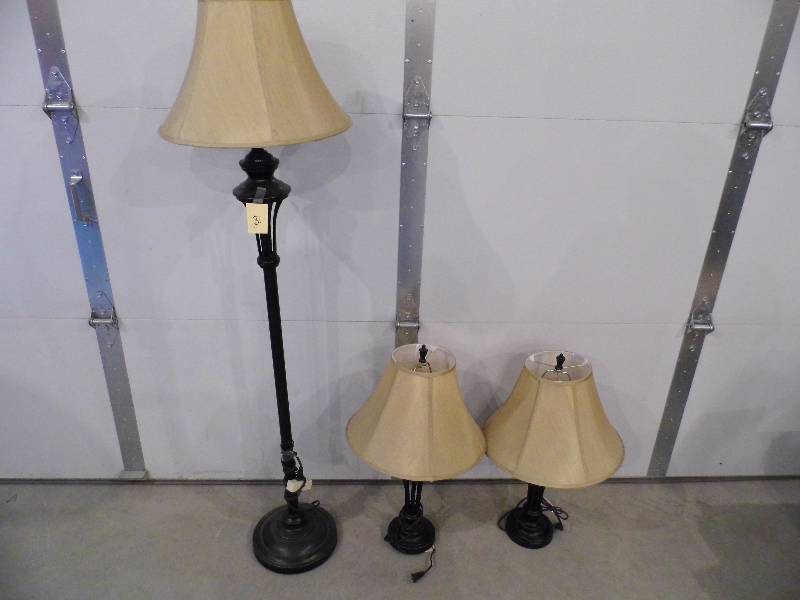 lot 31 image: 2 Table Lamps - Floor Lamp