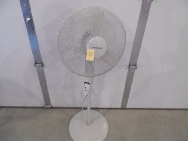 lot 36 image: Honeywell Fan