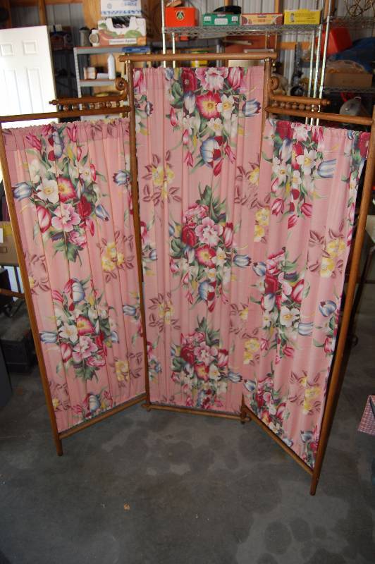 Vintage Changing Screen