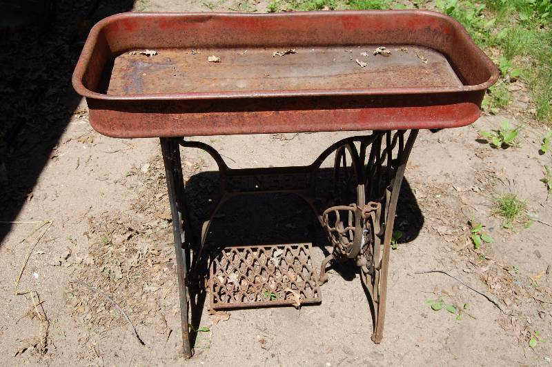 Sewing Machine Base with a Wagon Top