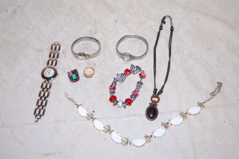 Assorted Jewelry