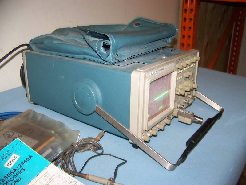 lot 90 image: Tektronix, Oscilloscope