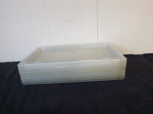 lot 28 image: 10 Cambro Lids