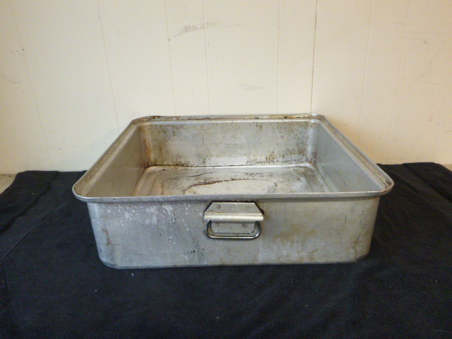 lot 33 image: Pan