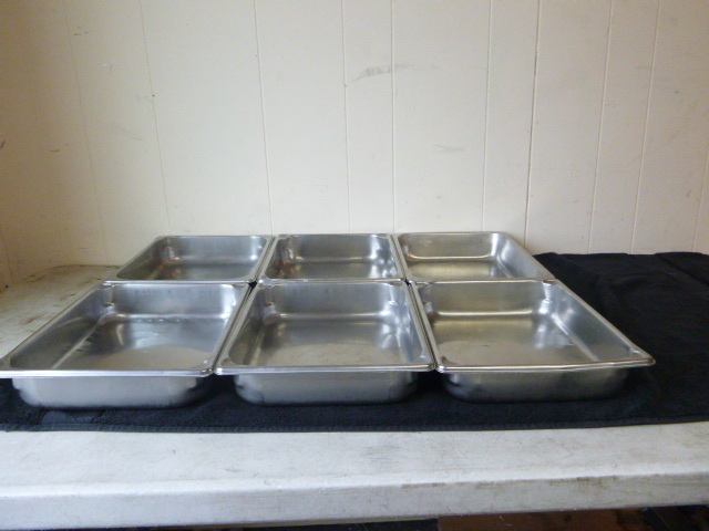 lot 46 image: 6 Stainless Steel 12 Pans