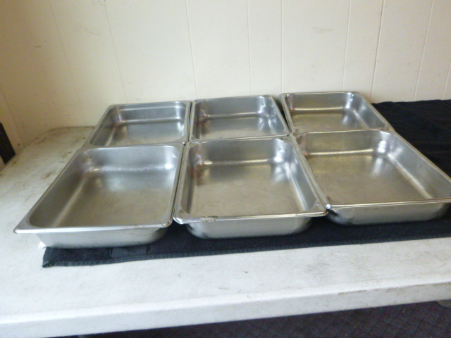 lot 47 image: 6 Stainless Steel 12 Pans