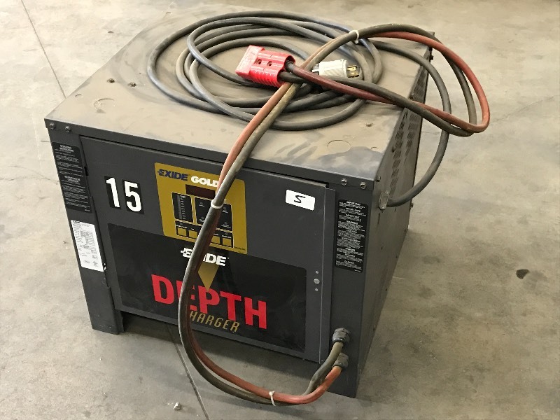 lot 5 image: Exide Battery Charger