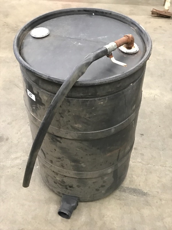 lot 25 image: Plastic Rain Barrel