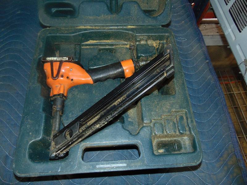 Pneumatic Nailer